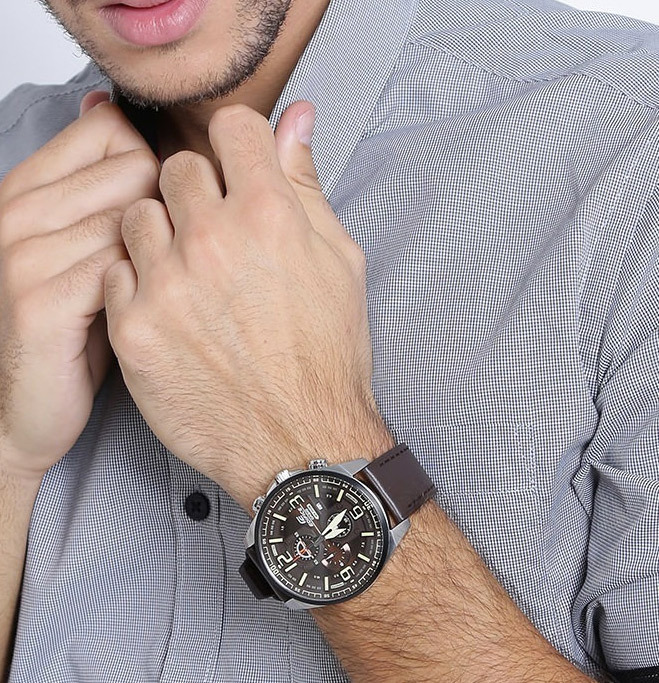Casio EFR-555BL-5A Casio EFR-555BL-5A