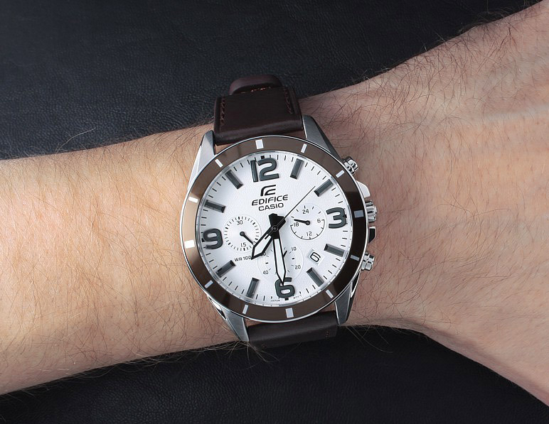 Casio EFR-553L-7B Casio EFR-553L-7B