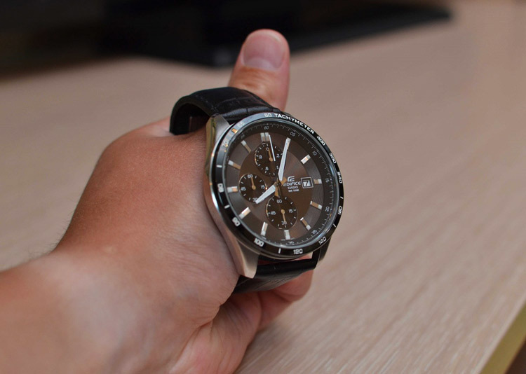 Casio EFR-512L-8A Casio EFR-512L-8A
