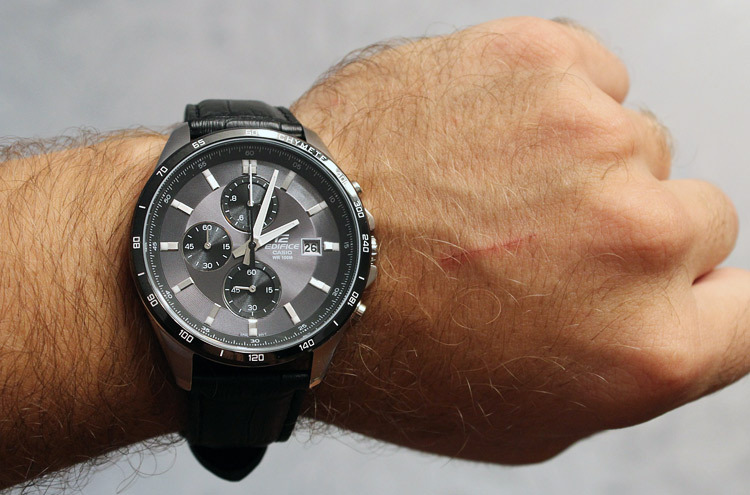Casio EFR-512L-8A Casio EFR-512L-8A