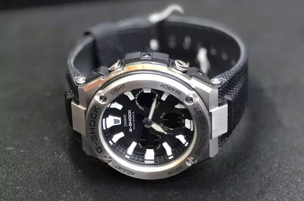 Casio GST-W130C-1AER Casio GST-W130C-1AER