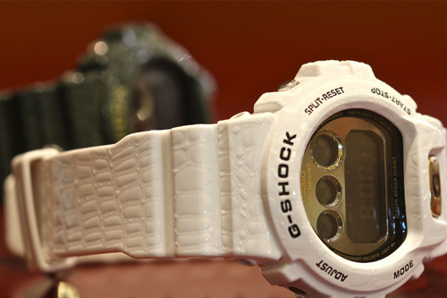Casio DW-6900CR-7ER Casio DW-6900CR-7ER