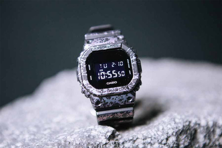 Casio DW-5600PM-1ER Casio DW-5600PM-1ER