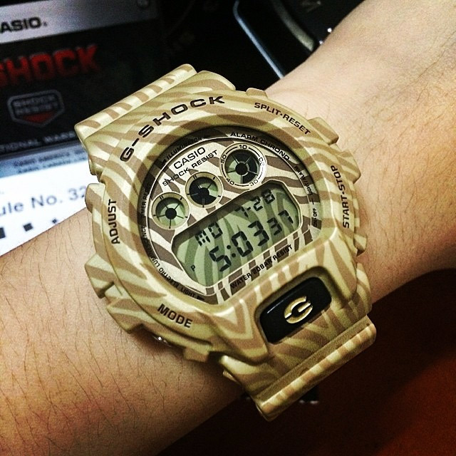 Casio DW-6900ZB-9ER Casio DW-6900ZB-9ER