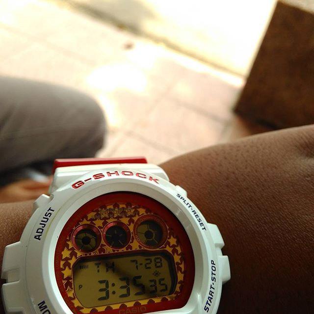 Casio DW-6900SC-7ER Casio DW-6900SC-7ER