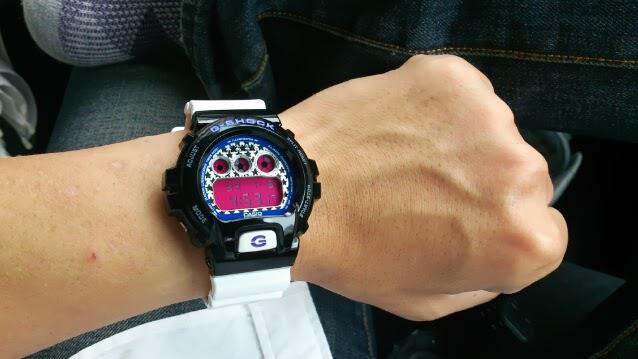 Casio DW-6900SC-1ER Casio DW-6900SC-1ER