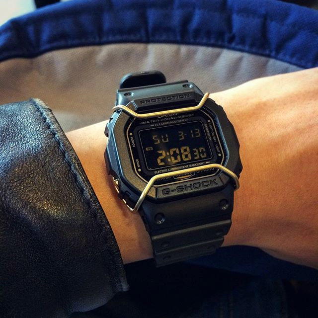 Casio DW-5600P-1ER Casio DW-5600P-1ER