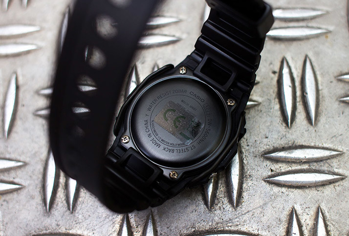 Casio DW-5600NH-1ER Casio DW-5600NH-1ER