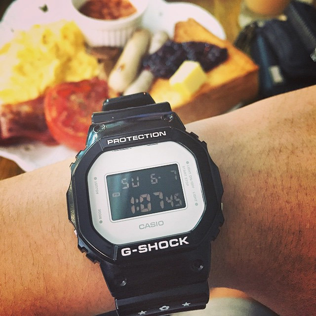 Casio DW-5600MT-1ER Casio DW-5600MT-1ER