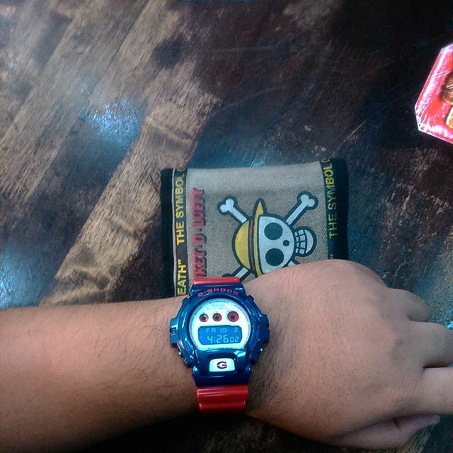 Casio DW-6900AC-2ER Casio DW-6900AC-2ER