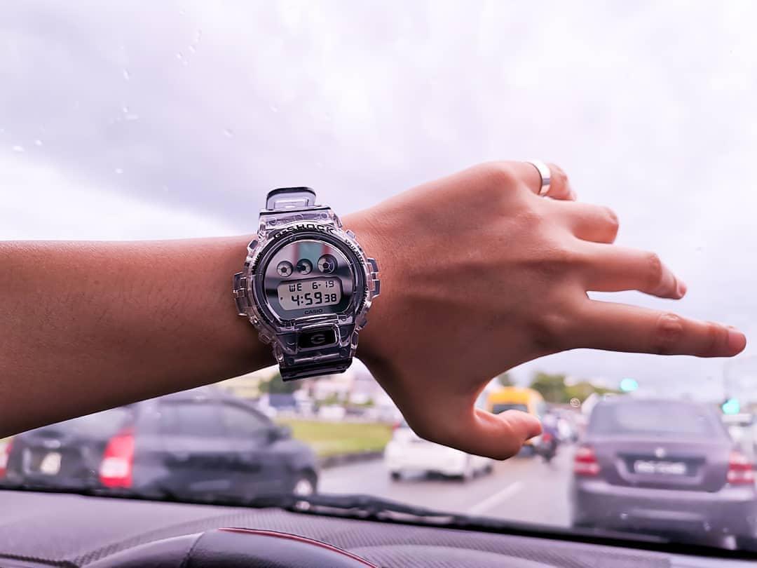 Casio DW-6900SK-1ER Casio DW-6900SK-1ER