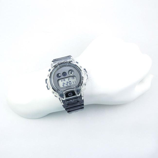Casio DW-6900SK-1ER Casio DW-6900SK-1ER