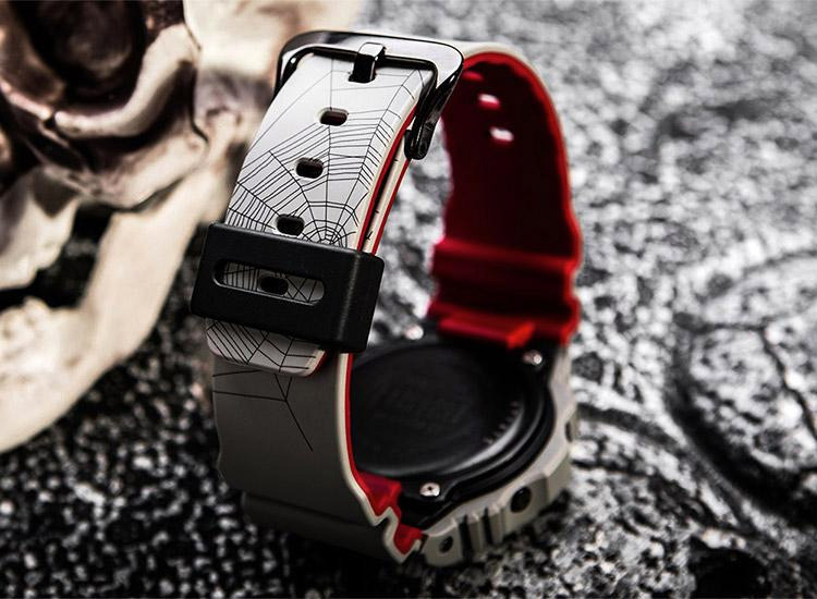 Casio DW-5700SF-1ER Casio DW-5700SF-1ER