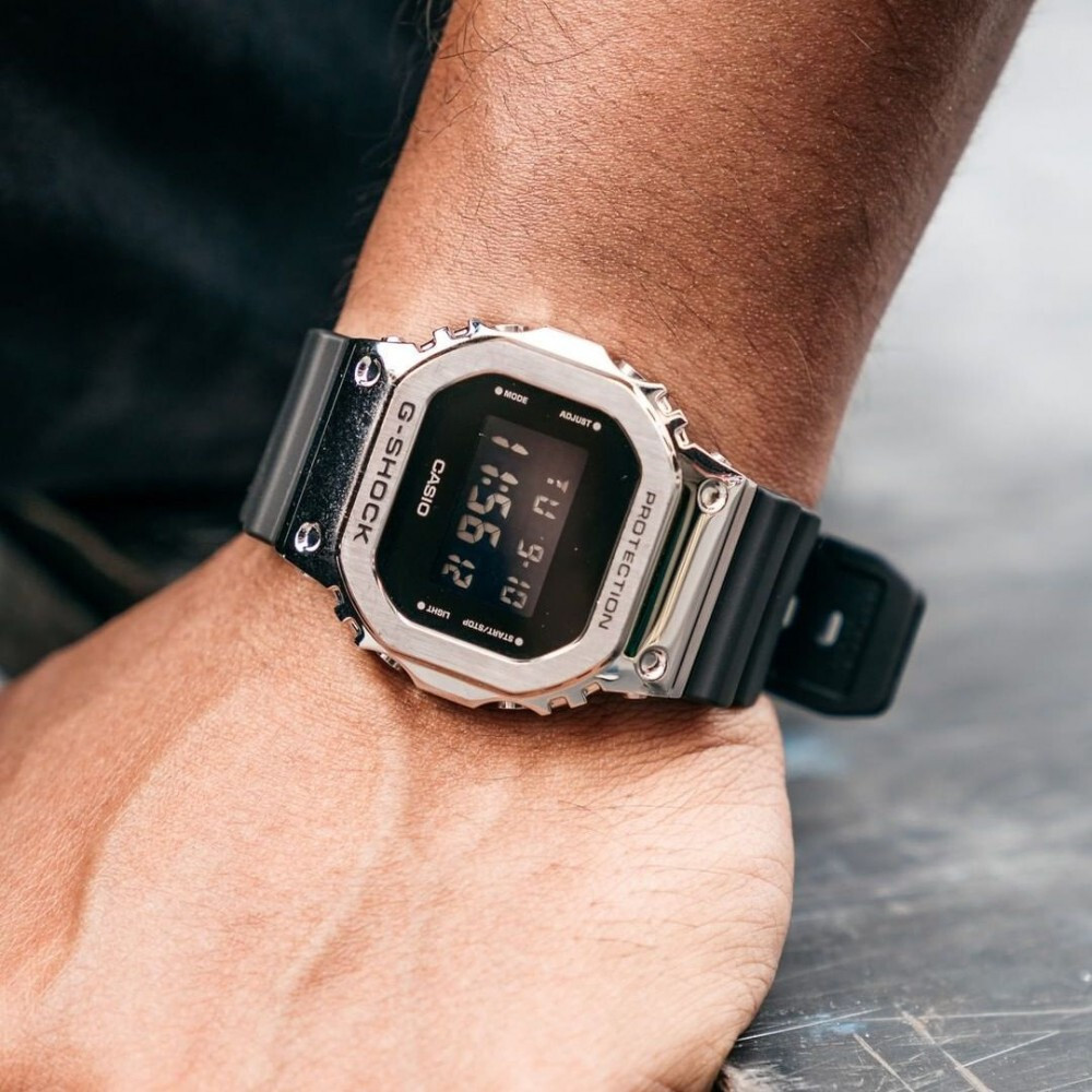 Casio GM-5600-1ER Casio GM-5600-1ER