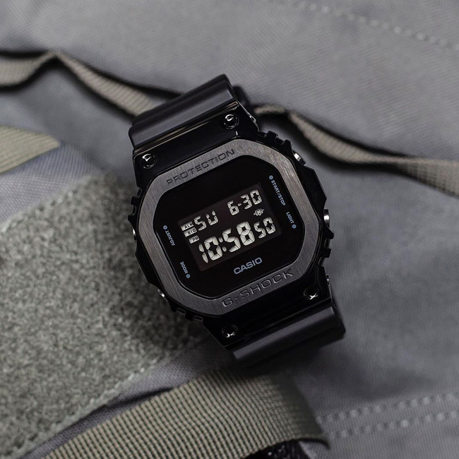 Casio GM-5600B-1ER Casio GM-5600B-1ER