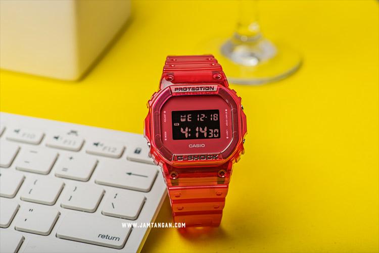 Casio DW-5600SB-4E Casio DW-5600SB-4E