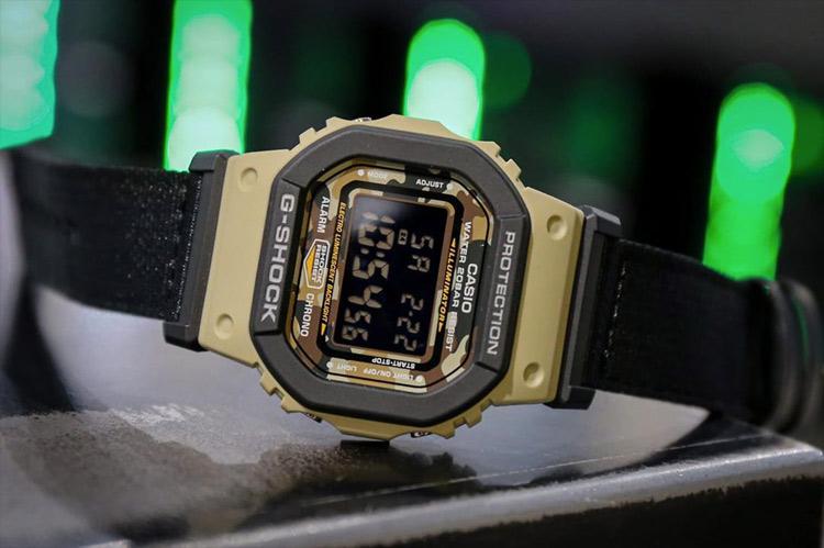 Casio DW-5610SUS-5E Casio DW-5610SUS-5E