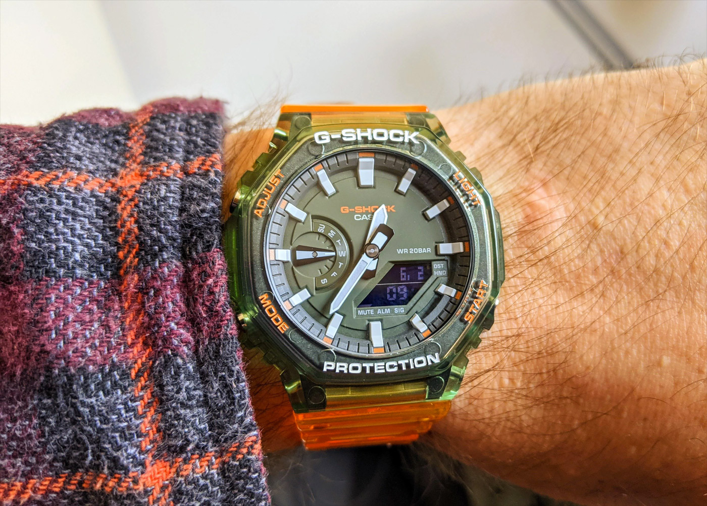 Casio GA-2100HC-4A Casio GA-2100HC-4A