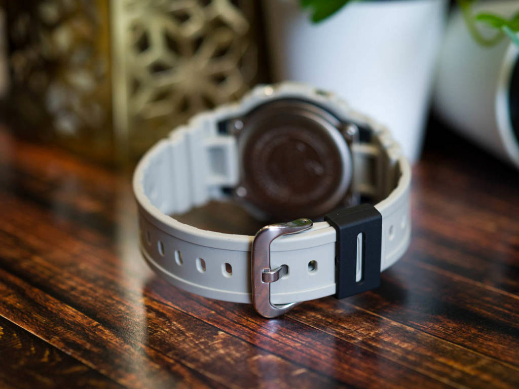 Casio DW-5600CA-8E Casio DW-5600CA-8E