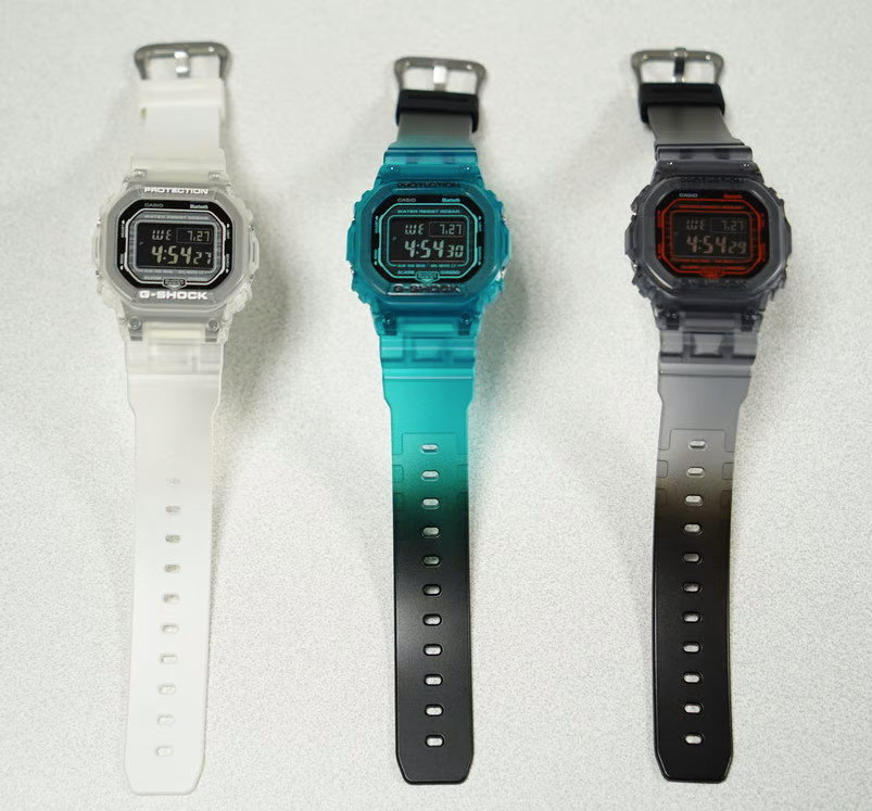 Casio DW-B5600G-7E Casio DW-B5600G-7E