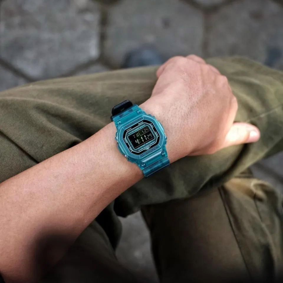 Casio DW-B5600G-2E Casio DW-B5600G-2E