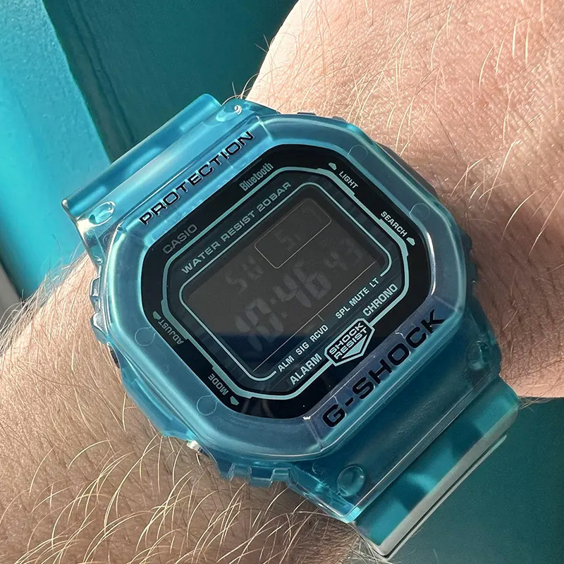 Casio DW-B5600G-2E Casio DW-B5600G-2E
