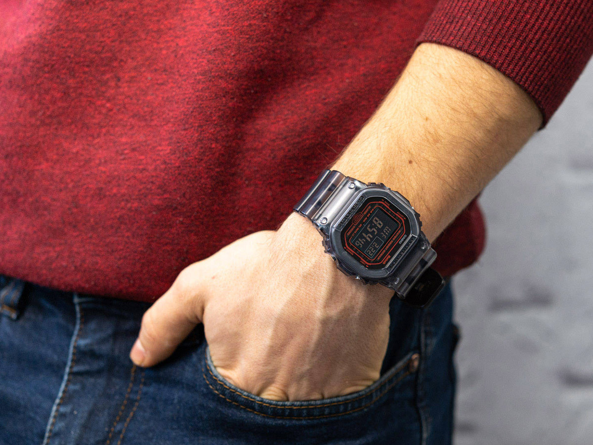 Casio DW-B5600G-1E Casio DW-B5600G-1E
