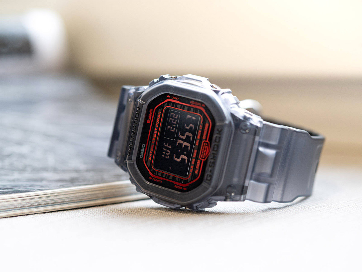Casio DW-B5600G-1E Casio DW-B5600G-1E