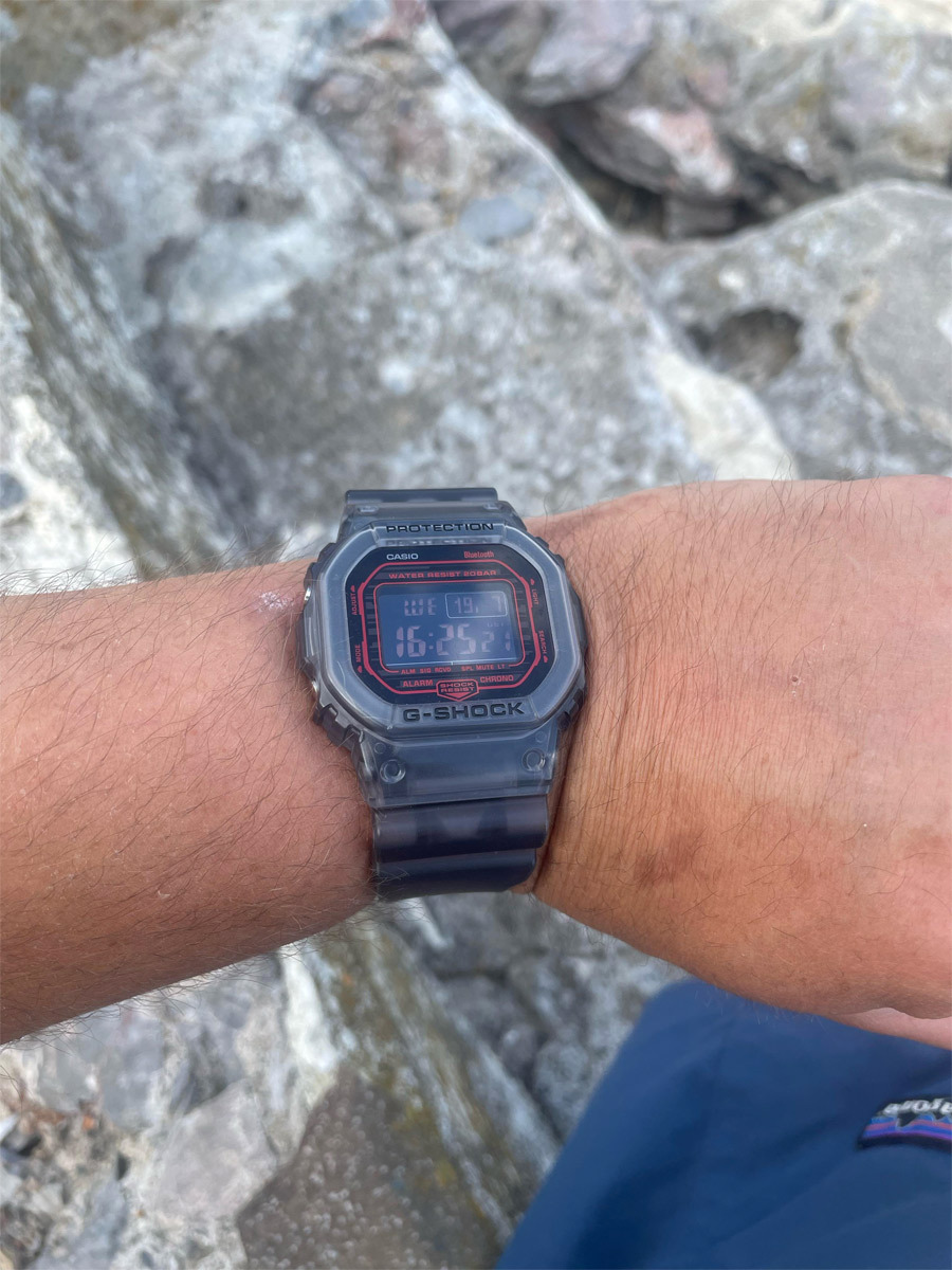 Casio DW-B5600G-1E Casio DW-B5600G-1E
