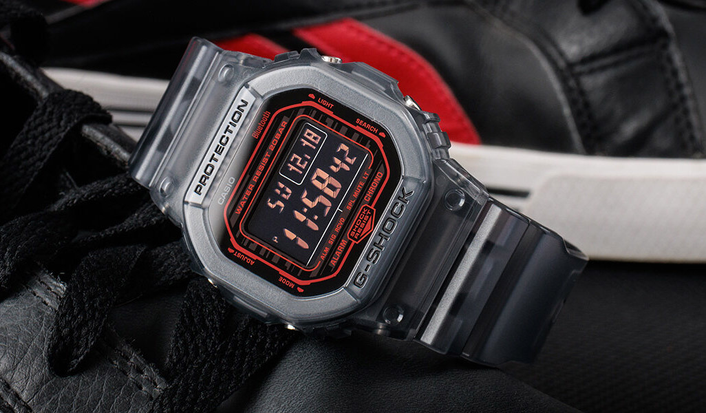 Casio DW-B5600G-1E Casio DW-B5600G-1E