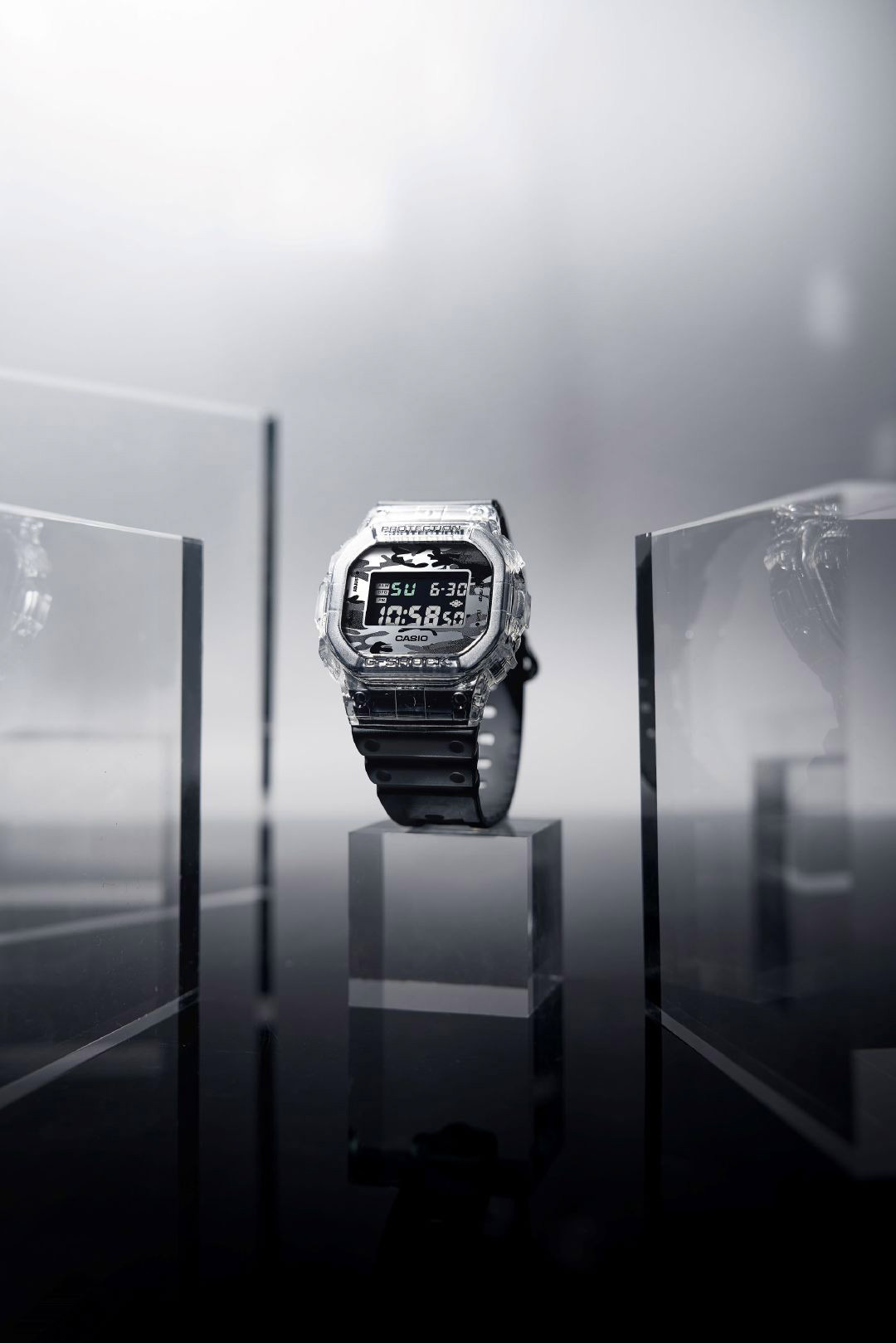 Casio DW-5600SKC-1E Casio DW-5600SKC-1E