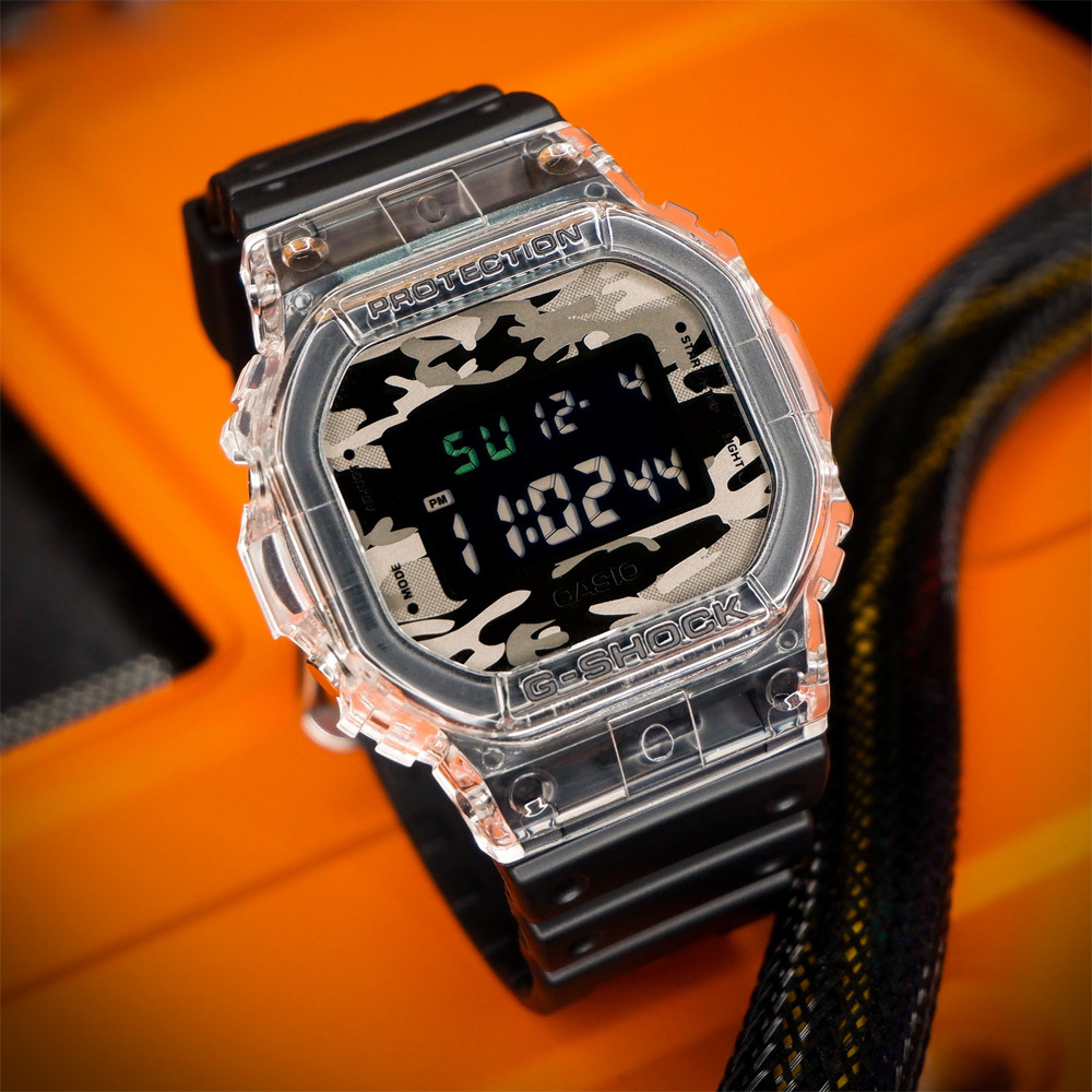 Casio DW-5600SKC-1E Casio DW-5600SKC-1E