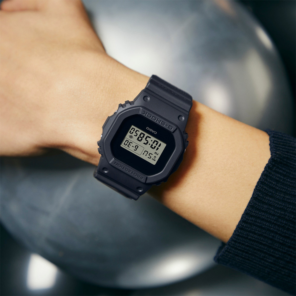 Casio DWE-5657RE-1E Casio DWE-5657RE-1E