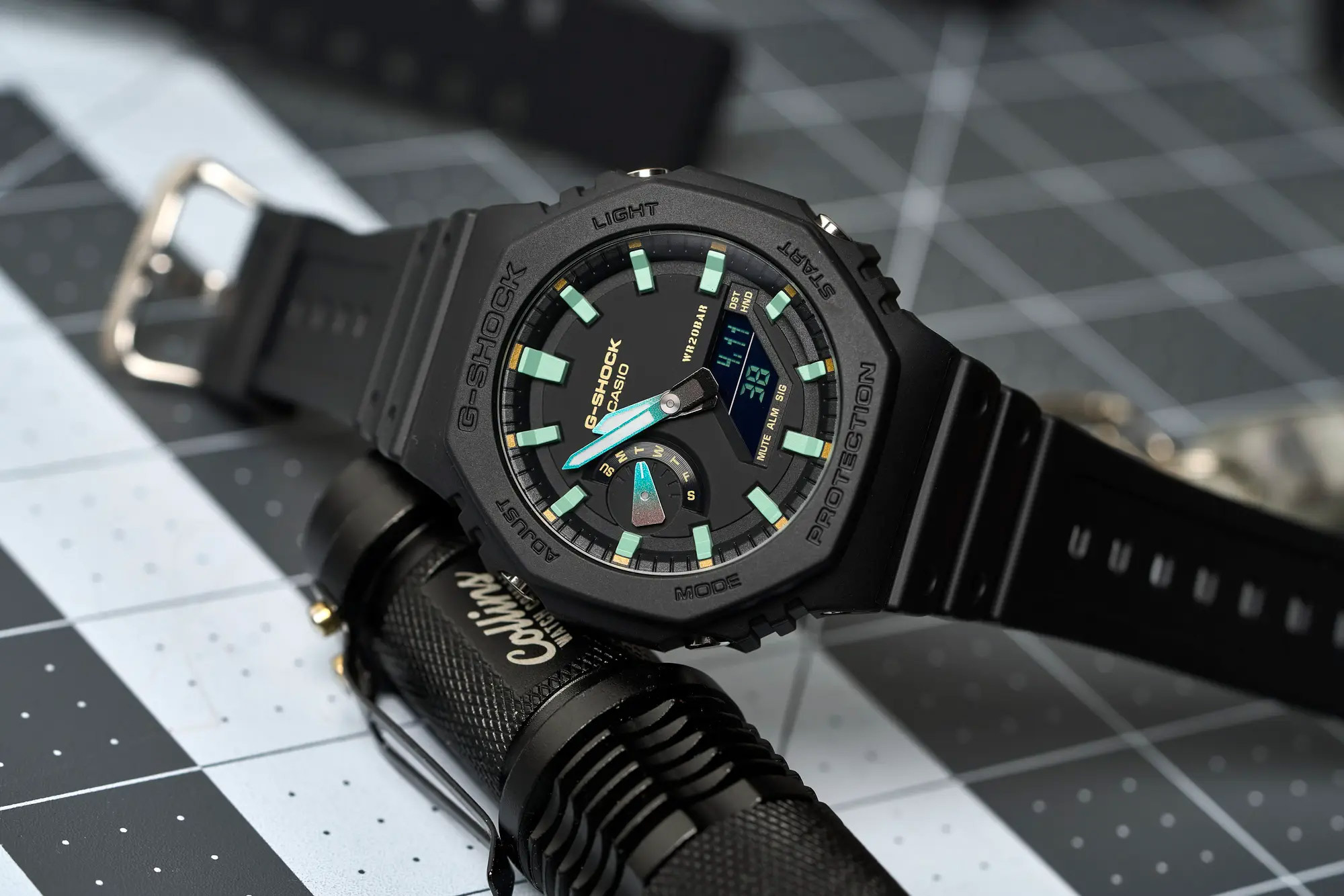 Casio GA-2100RC-1A Casio GA-2100RC-1A