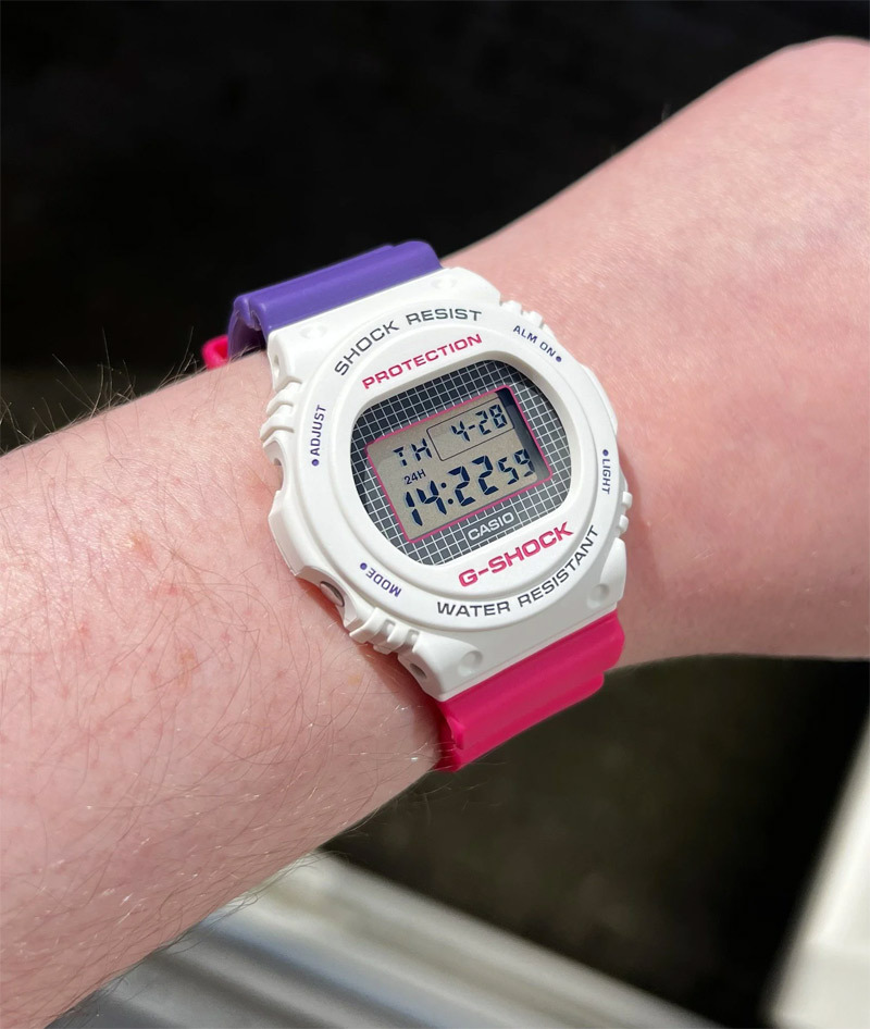 Casio DW-5700THB-7E Casio DW-5700THB-7E