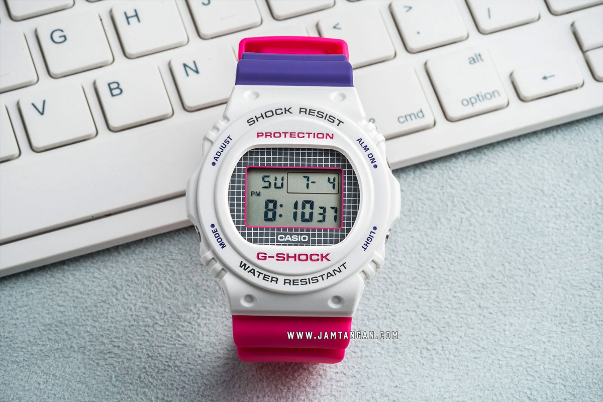 Casio DW-5700THB-7E Casio DW-5700THB-7E