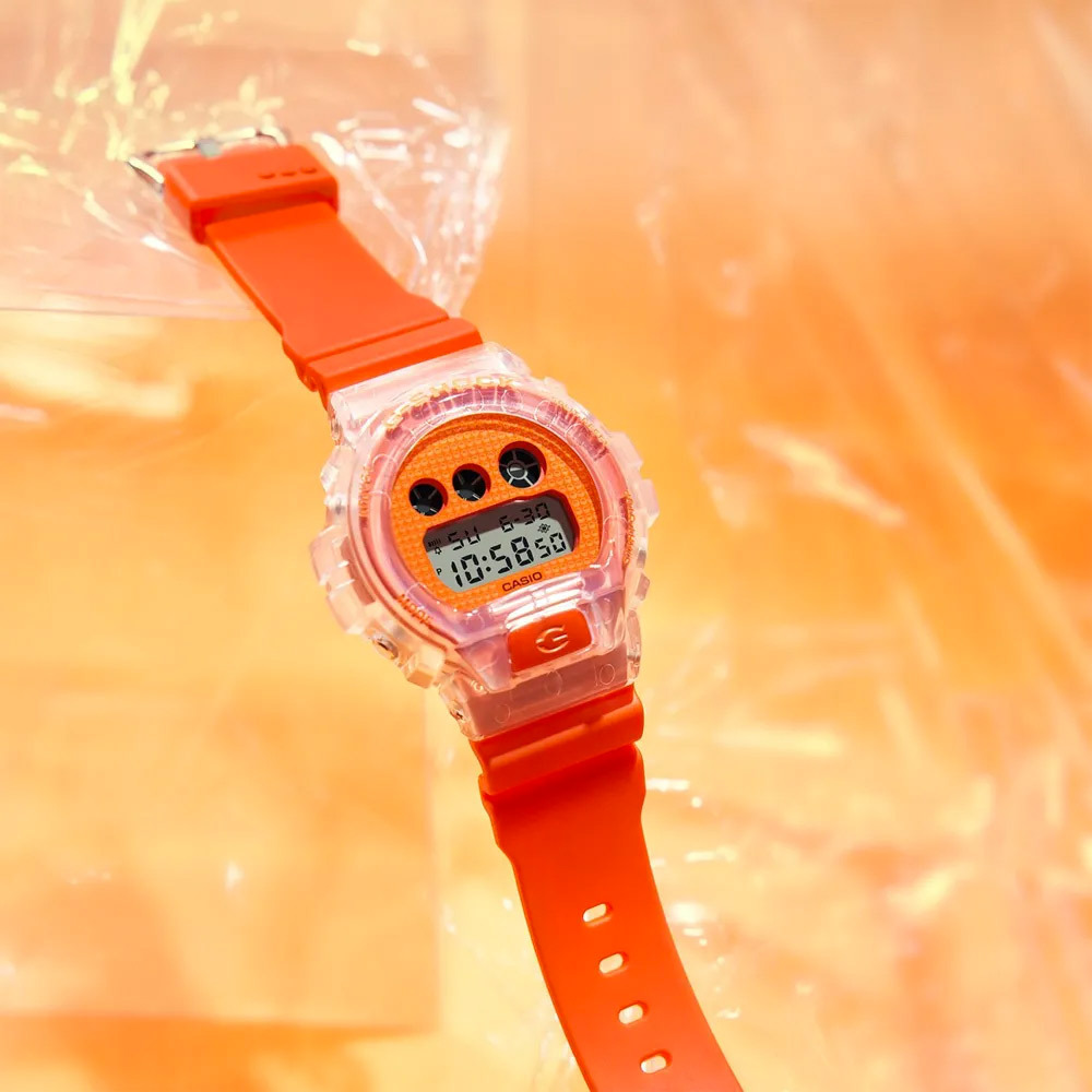 Casio DW-6900GL-4E Casio DW-6900GL-4E