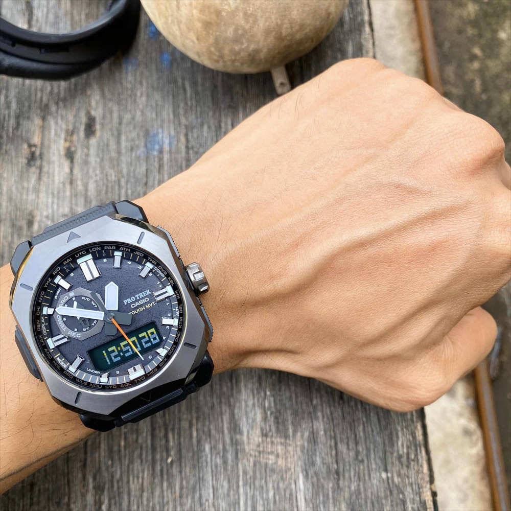 Casio PRW-6900Y-1E Casio PRW-6900Y-1E