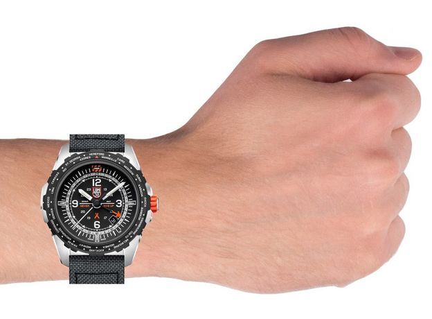 Luminox XB.3761 Luminox XB.3761