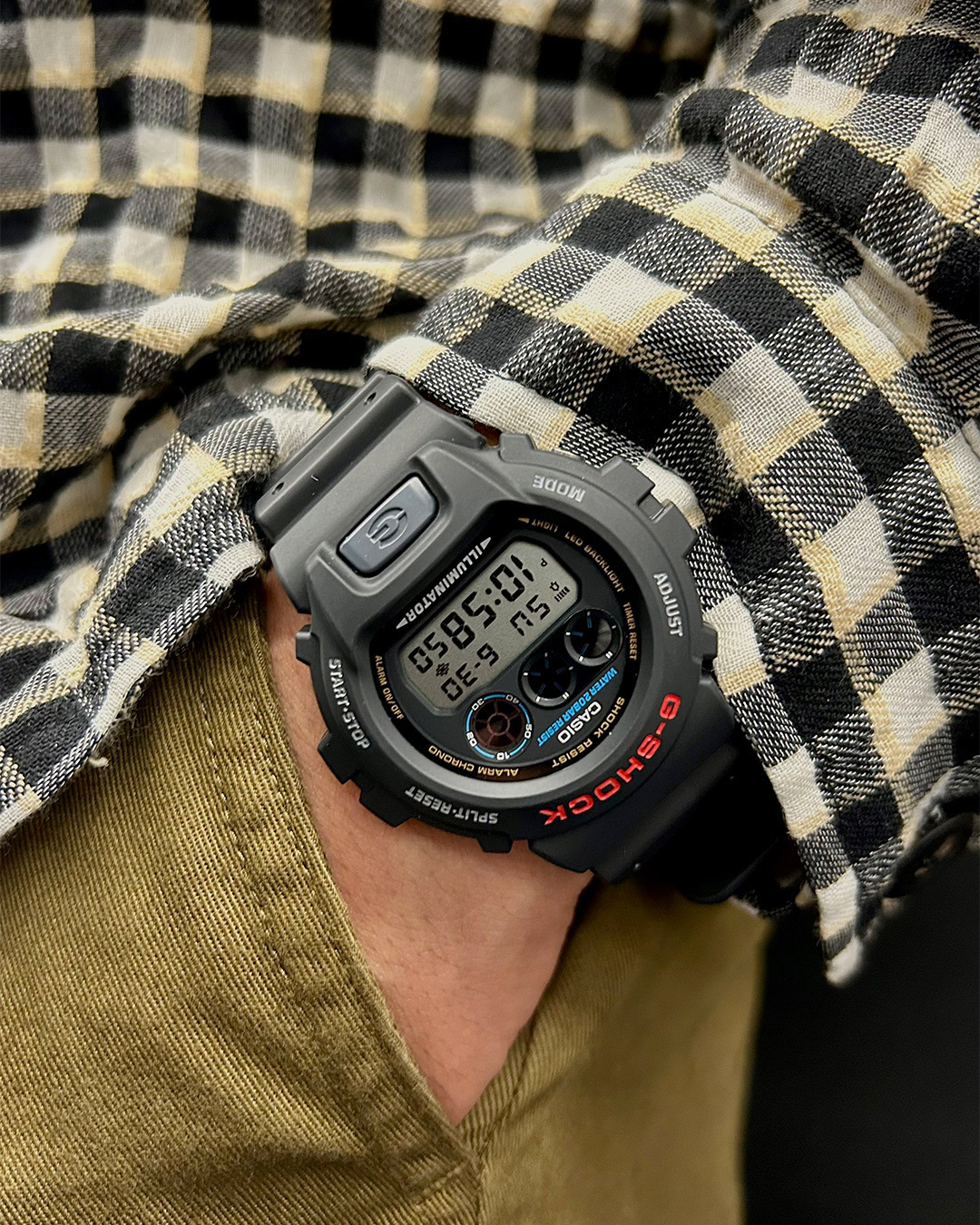 Casio DW-6900U-1E Casio DW-6900U-1E