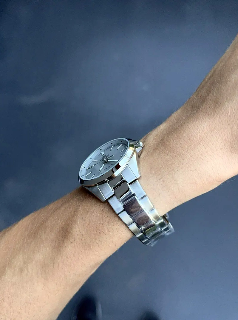 Casio EFV-100D-8AVUEF Casio EFV-100D-8AVUEF