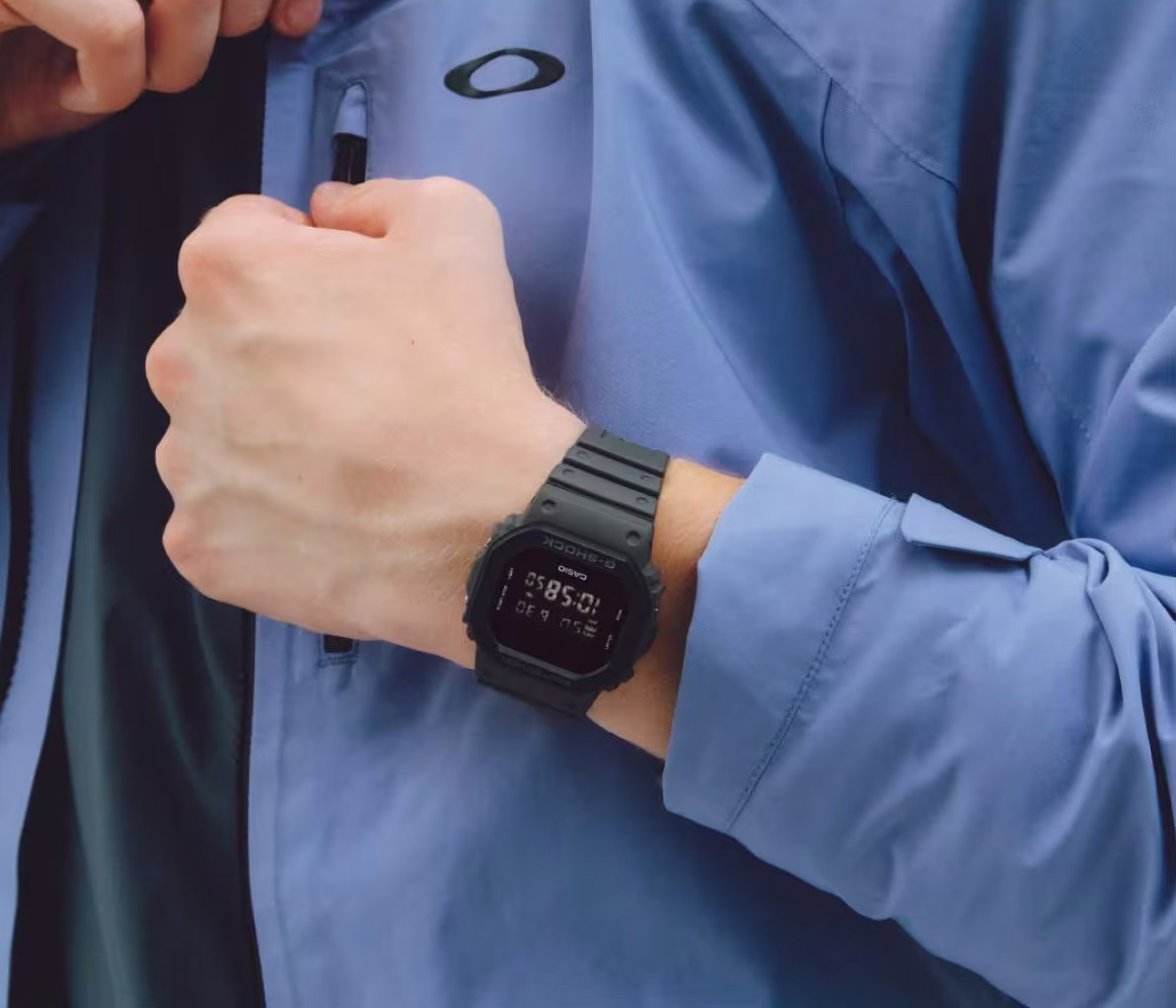 Casio DW-5610UU-8E Casio DW-5610UU-8E