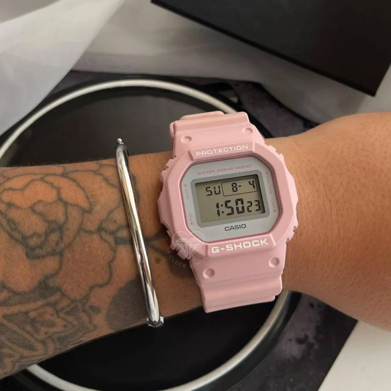 Casio DW-5600SC-4E Casio DW-5600SC-4E