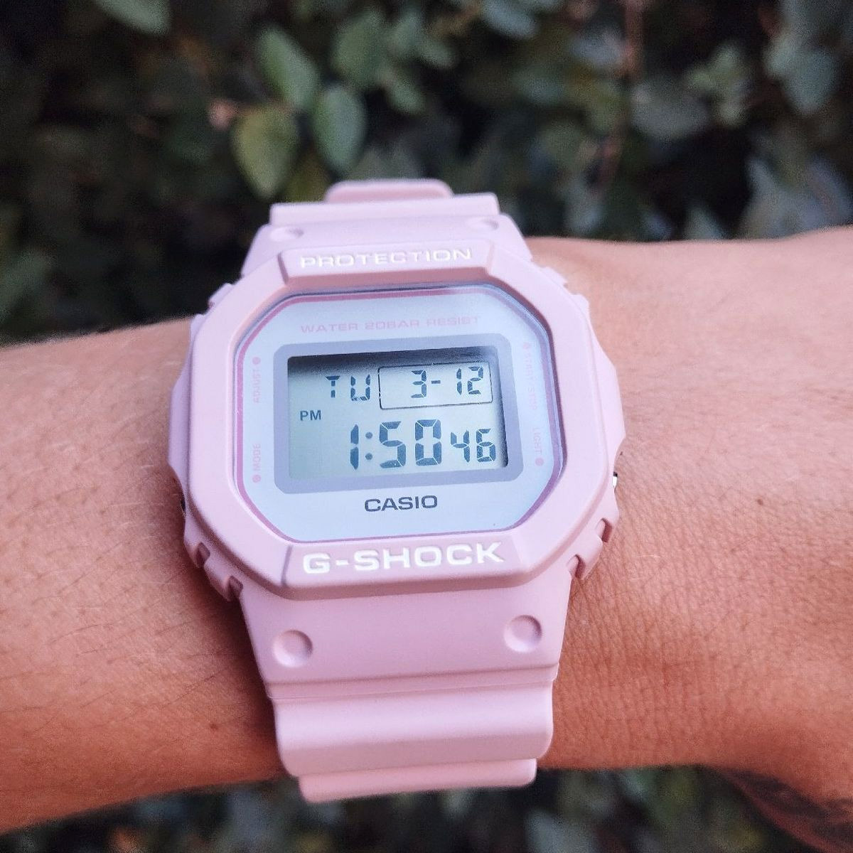 Casio DW-5600SC-4E Casio DW-5600SC-4E