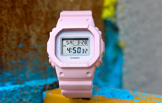 Casio DW-5600SC-4E Casio DW-5600SC-4E