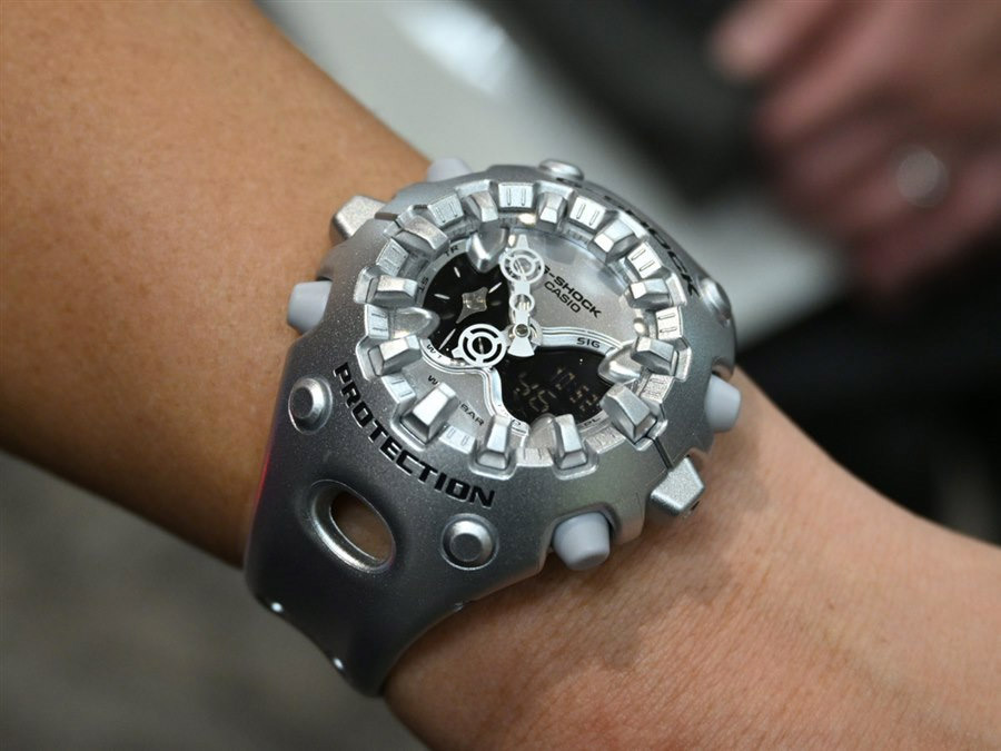 Casio GA-V01A-8A Casio GA-V01A-8A