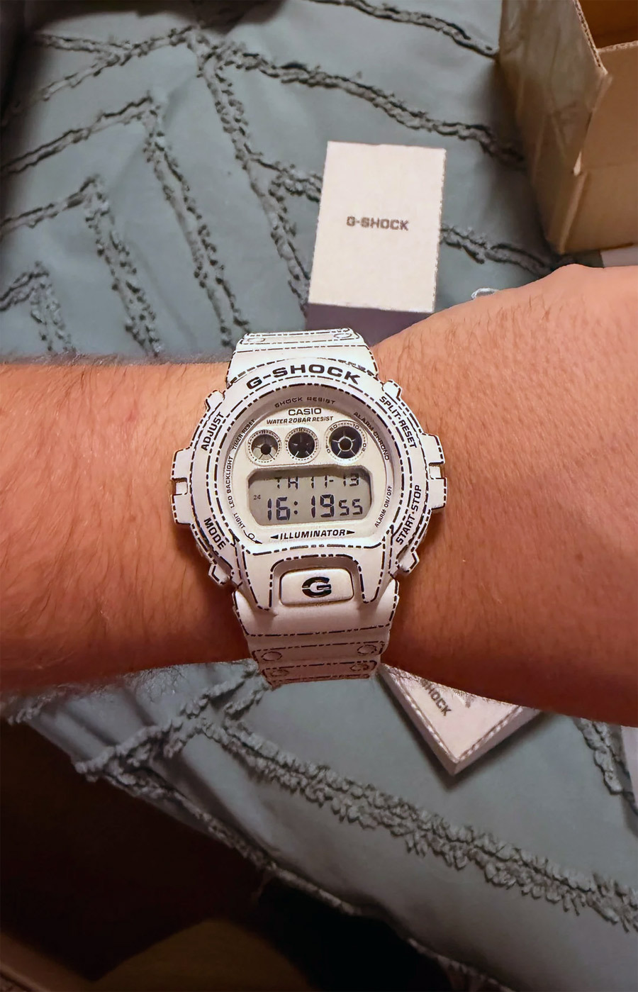 Casio DW-6900RGM-5E Casio DW-6900RGM-5E