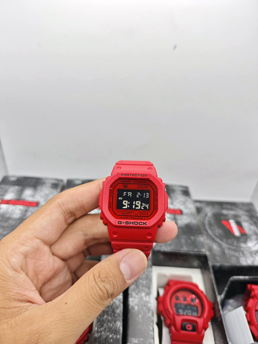 Casio DW-5600RRB-4E Casio DW-5600RRB-4E