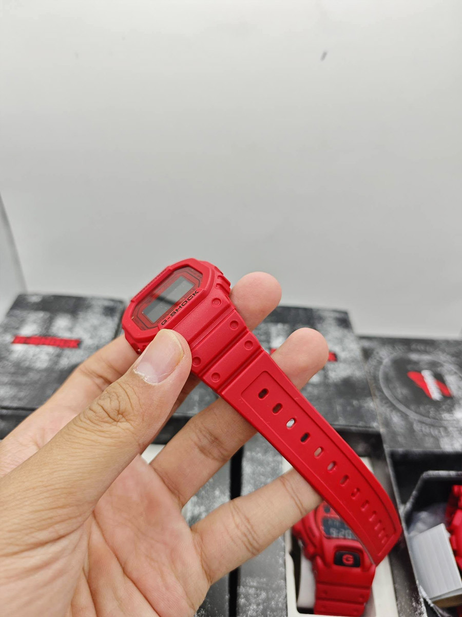 Casio DW-5600RRB-4E Casio DW-5600RRB-4E