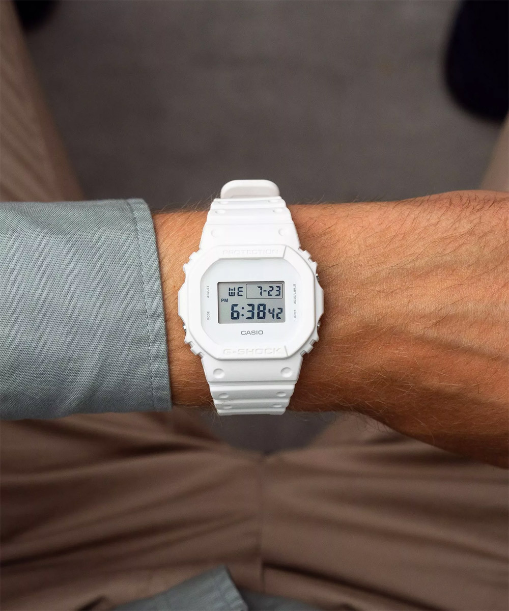 Casio DW-5600WW-7E Casio DW-5600WW-7E